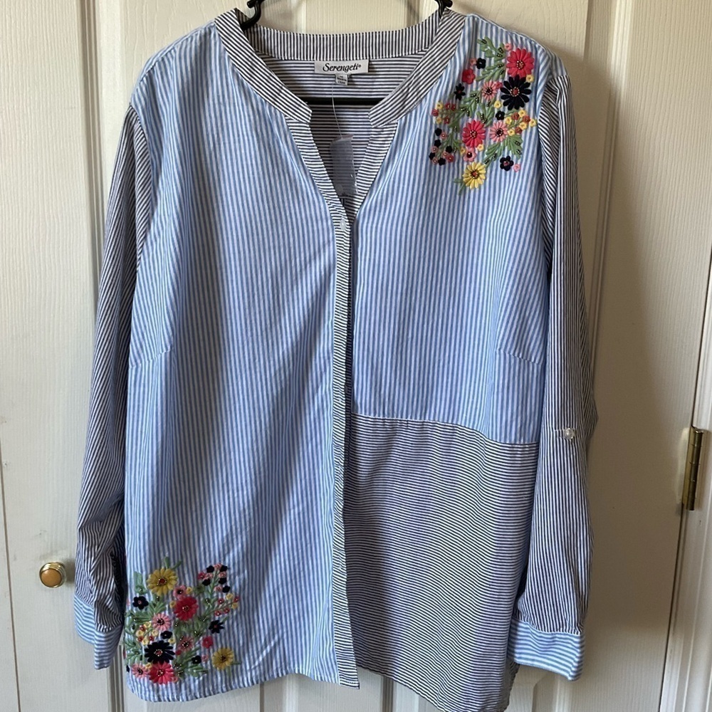Serengeti top. floral embroidery. Long sleeve. size 1X - Picture 1 of 8
